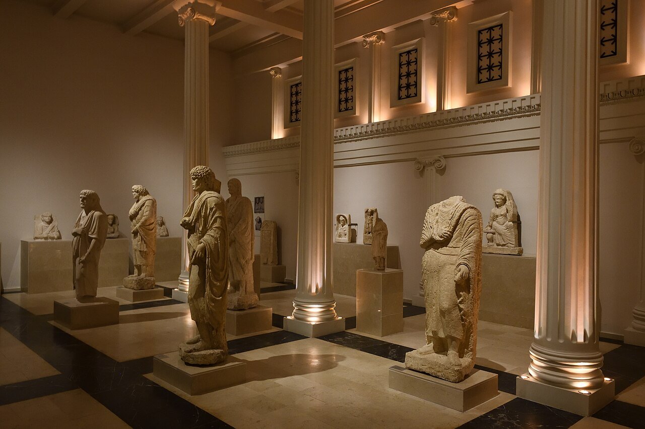 Gaziantep — A room with many Roman statues.